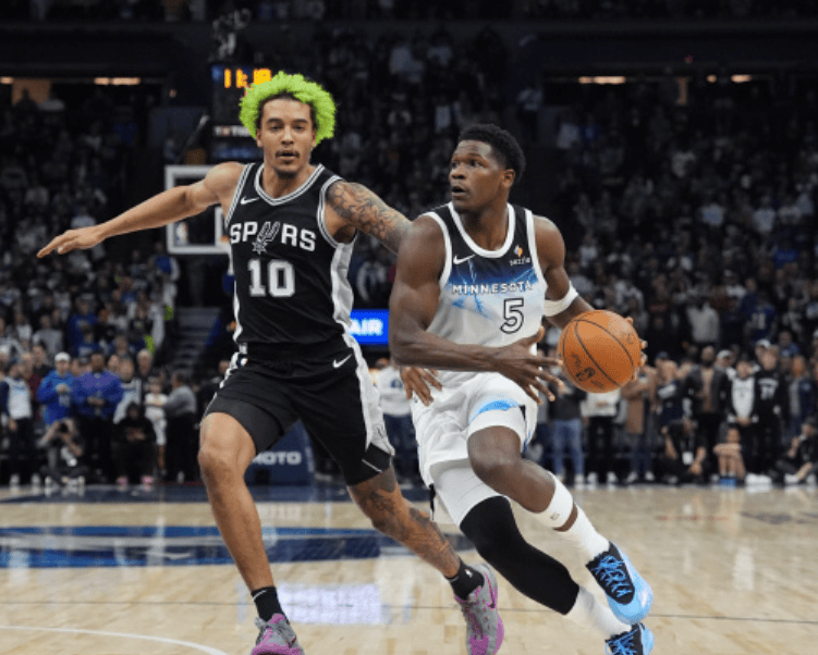 西亚卡姆焦点对战,阿扎伦卡与30激战IG分钟,重要助攻胜负难料! 西亚卡姆焦点对战,阿扎伦卡与30激战IG分钟,重要助攻胜负难料!