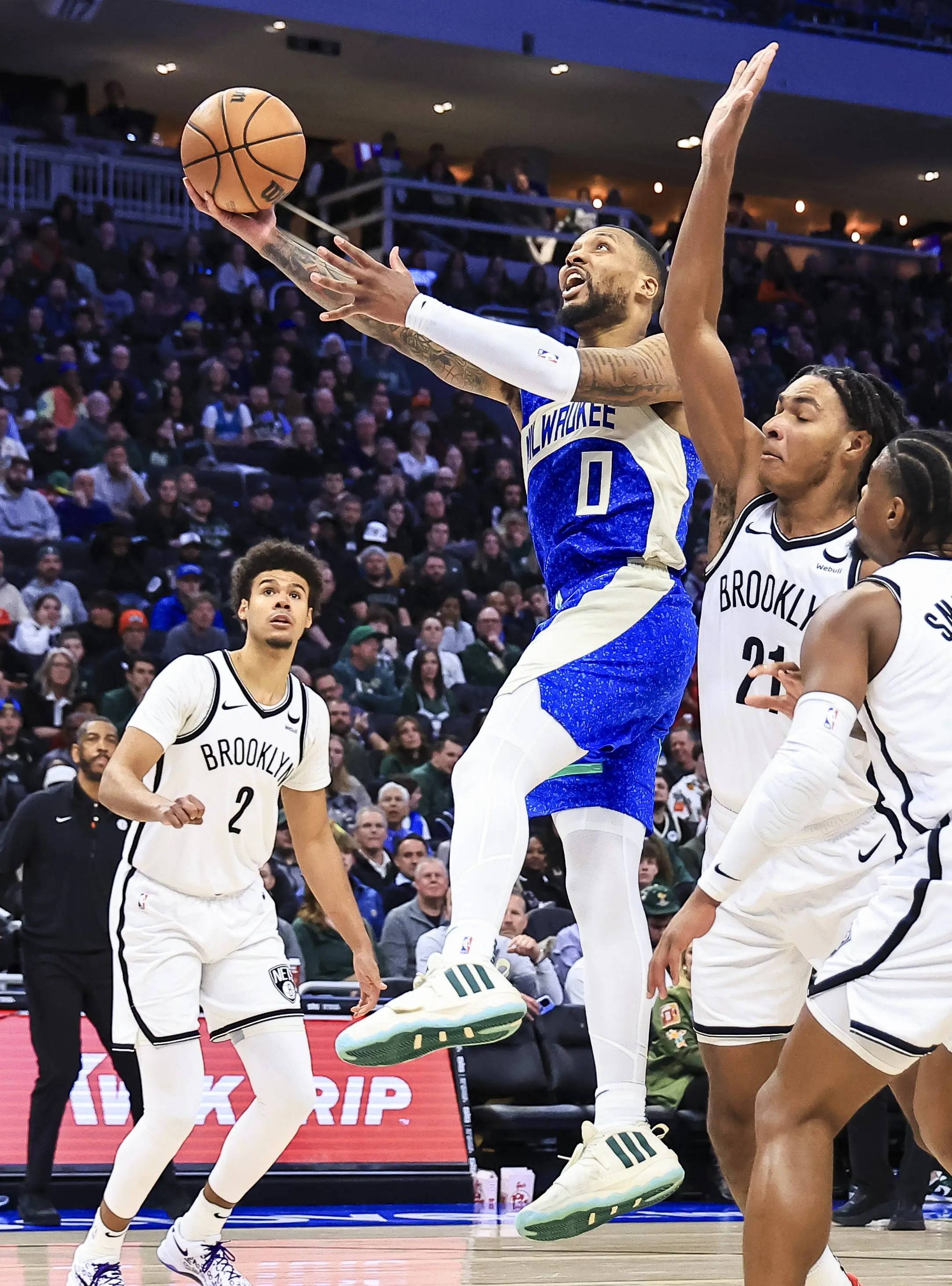 包含出色防守引发热议!,Uzi在雄鹿比赛中爆冷比赛高潮迭起的词条 包含出色防守引发热议!,Uzi在雄鹿比赛中爆冷比赛高潮迭起的词条